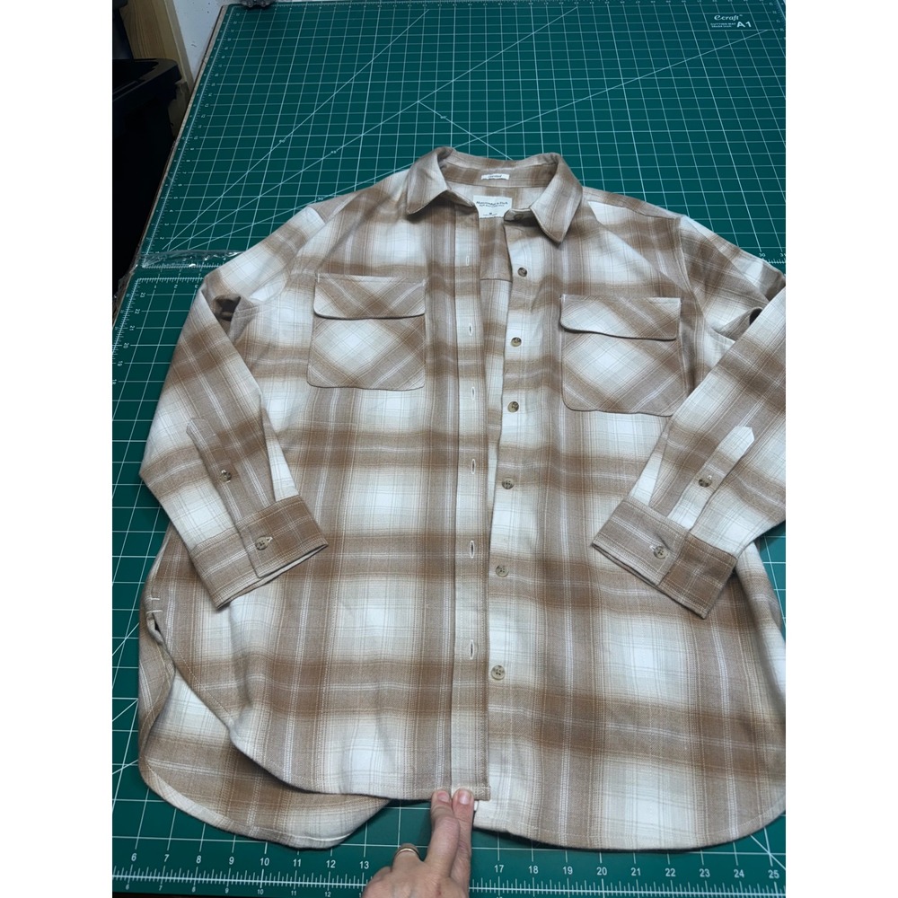 Abercrombie & Fitch Soft A&F Oversized Plaid Flannel Shirt Tan Cream Medium